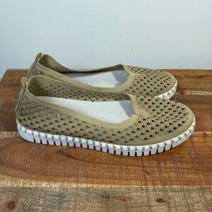 Chic Tan Women's Isle Jacobsen Flats, 41